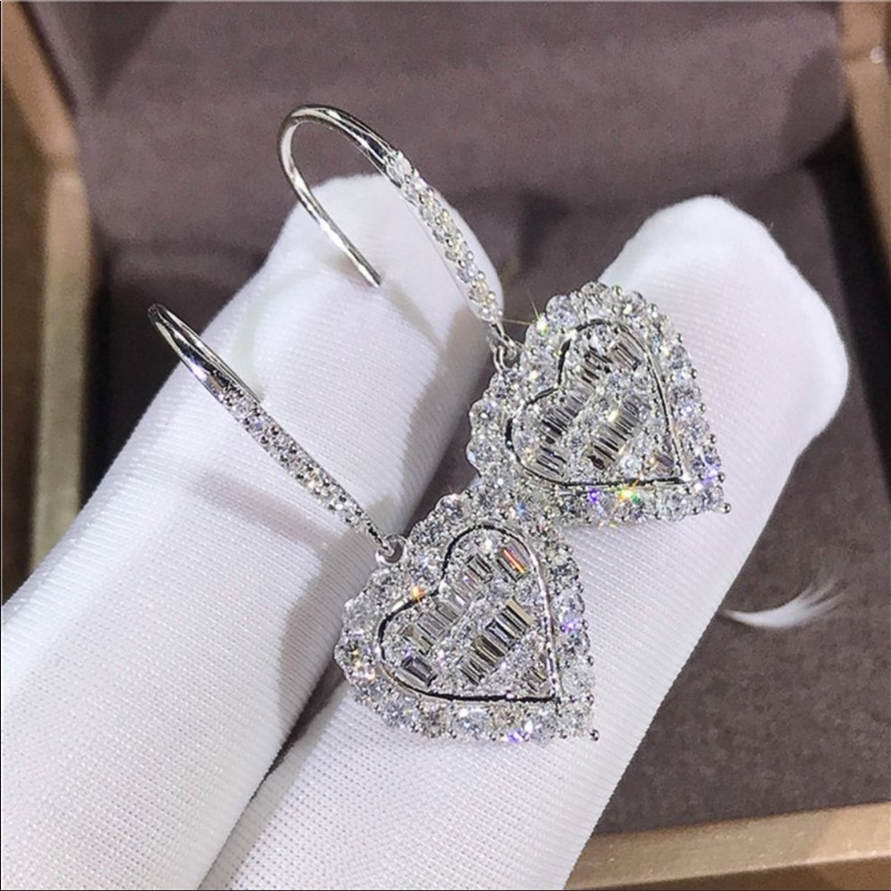 Luxury New Romantic Heart Diamonds Earrings - Picture 2 of 5